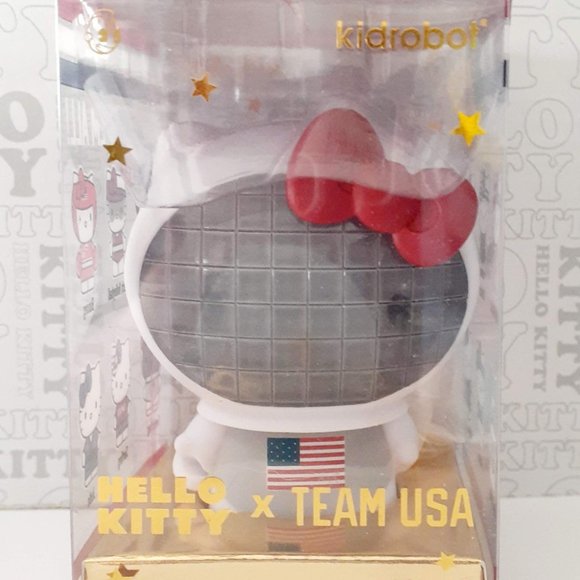 Kidrobot Hello Kitty Team USA Vinyl Figure - Picture 2 of 8